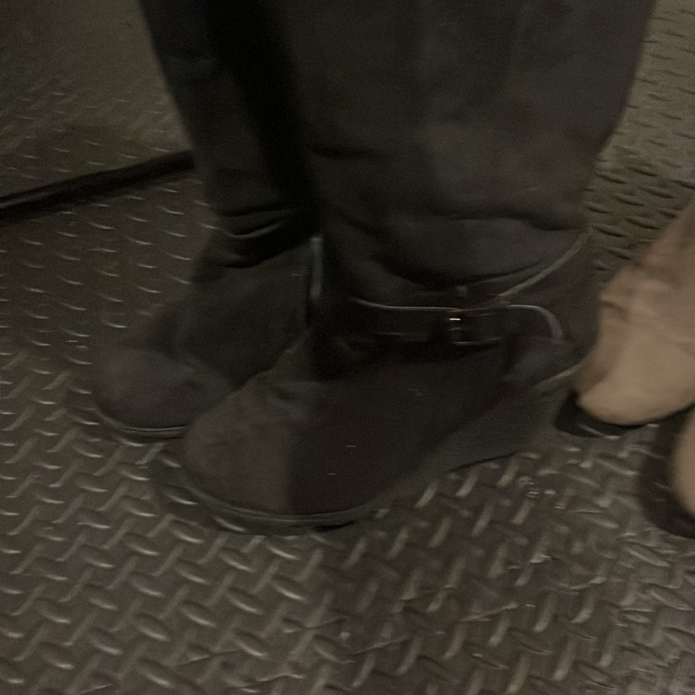 Boots (2) - Picture 3 of 3